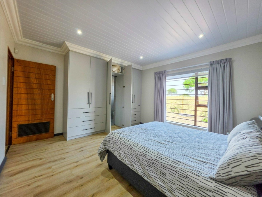 3 Bedroom Property for Sale in Stilbaai Wes Western Cape